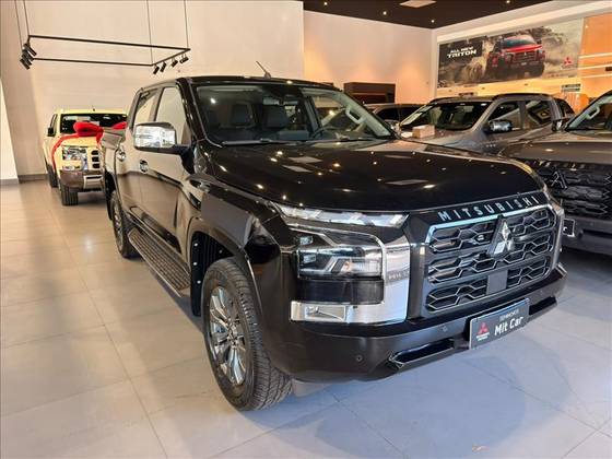 MITSUBISHI TRITON 2.4 BITURBO DIESEL CD HPE-S 4X4 AUTOMÁTICO MITSUBISHI TRITON 2.4 BITURBO DIESEL CD HPE-S 4X4 AUTOMÁTICO